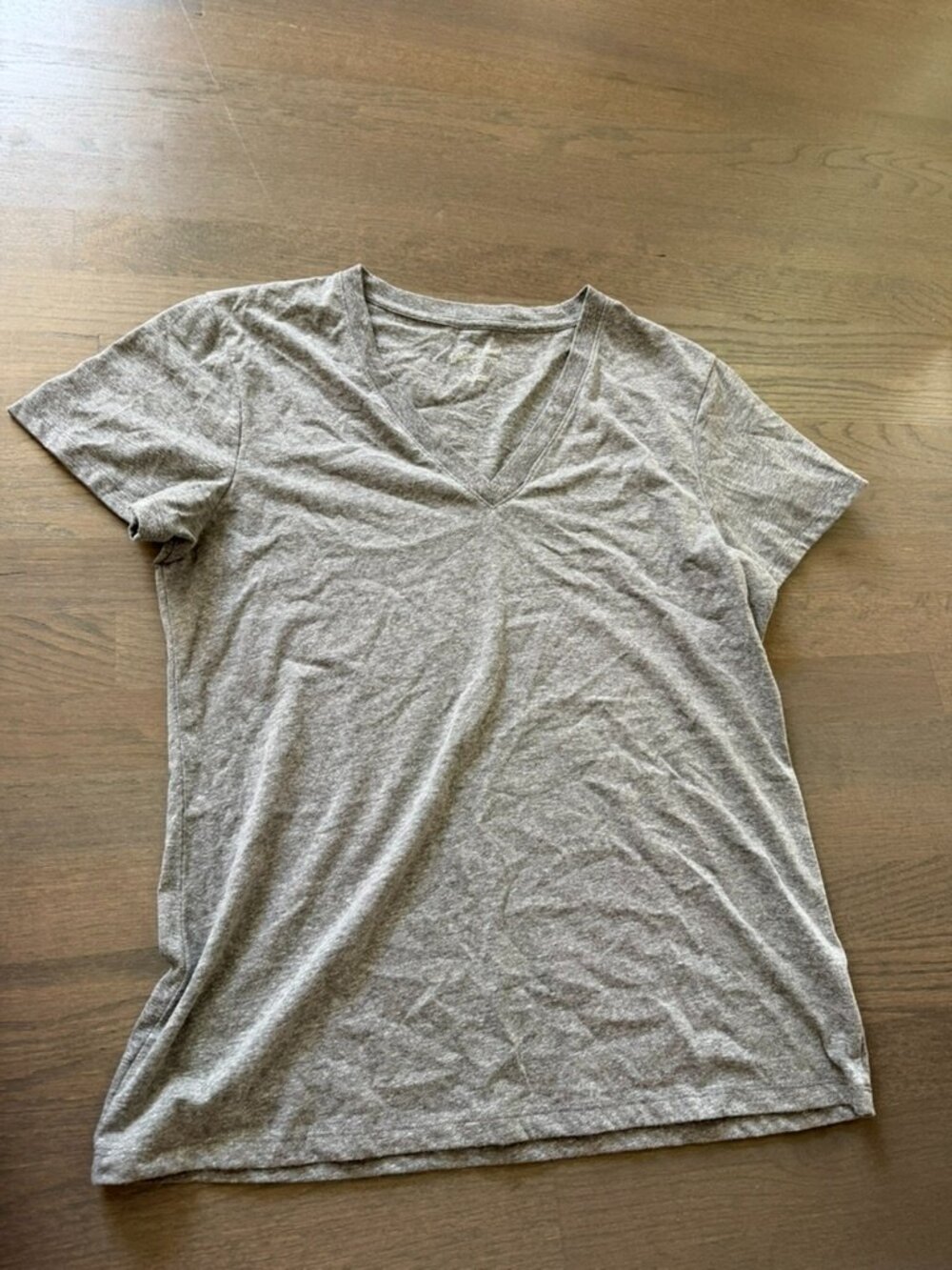 Universal Thread Gray Relaxed V-Neck T-Shirt Size Large